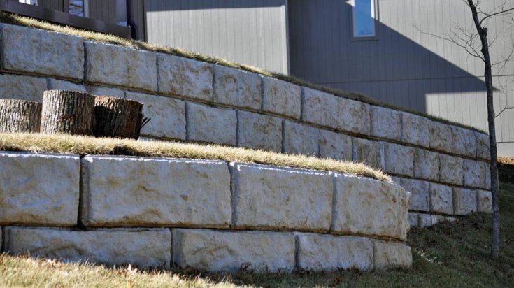 Benefits of Retaining Walls for Commercial Properties